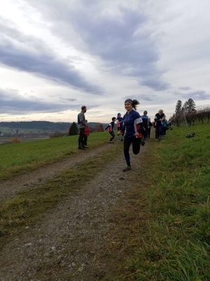die zukünftige Clubmeisterin macht sich auf den Weg.JPG